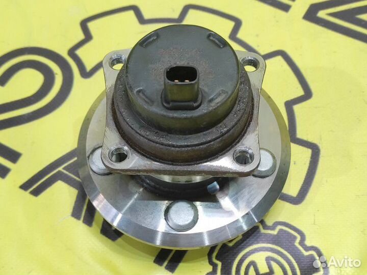 Ступица задняя левая Toyota Vista ZZV50 1ZZ-FE