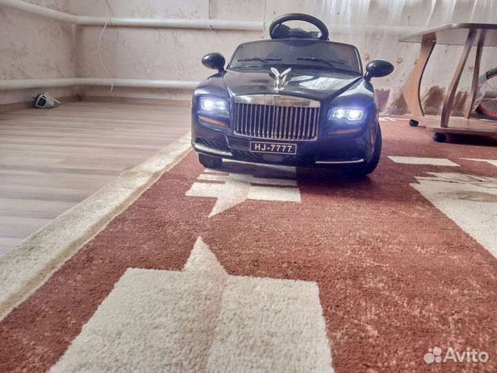 Детский электромобиль