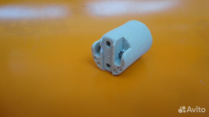 Патрон керамический E14