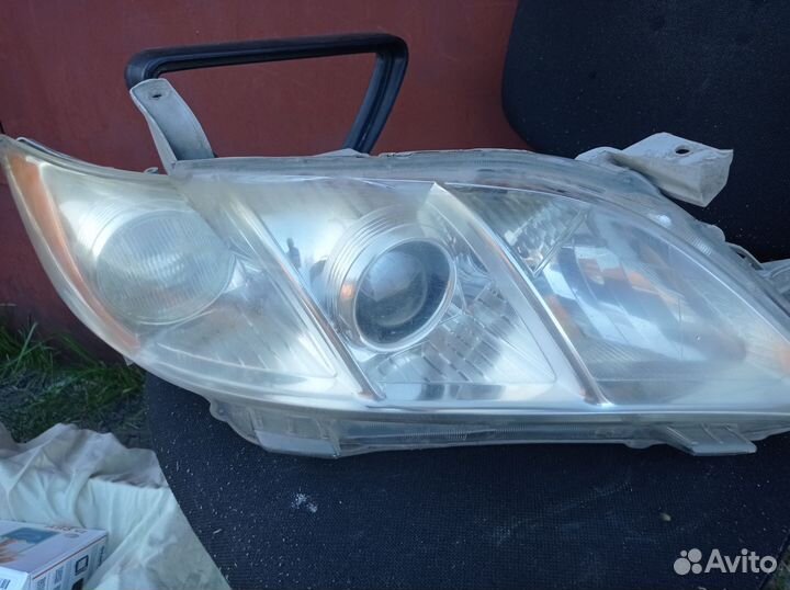 Фары на toyota camry 40