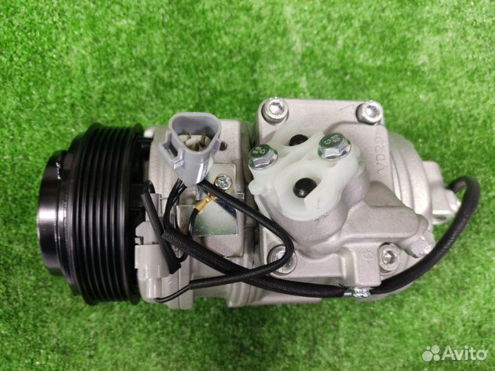 Компрессор кондиционера Toyota Land Cruiser UZJ100
