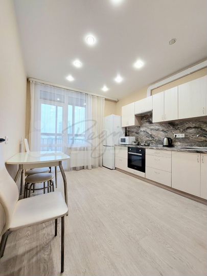2-к. квартира, 60 м², 14/18 эт.