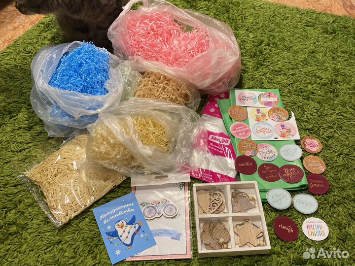 Наполнитель, ленты, наклейки для подарков