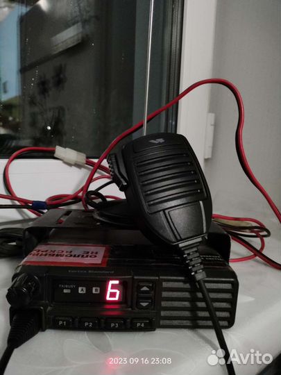 Автомобильная рация с антенной