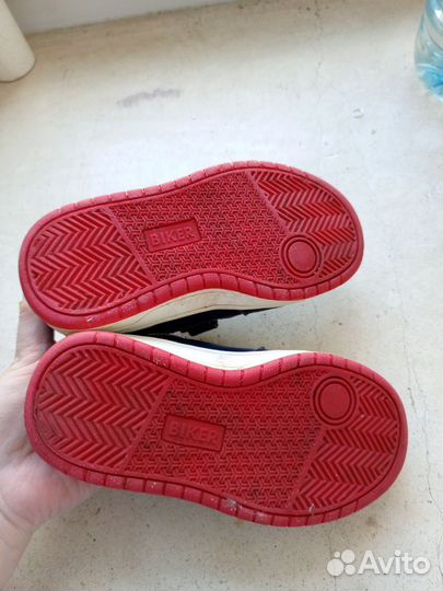 Кроссовки р25