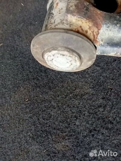 Рычаг подвески передний левый Opel Corsa 2009