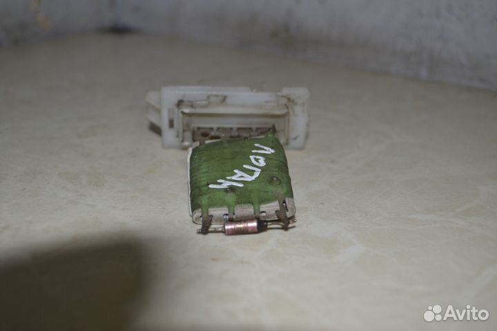 Резистор печки Renault Logan