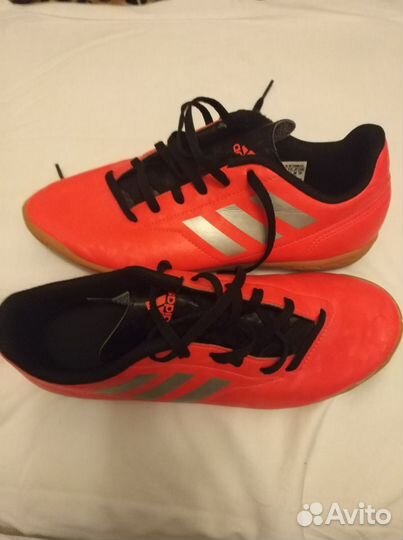 Футбольные бутсы