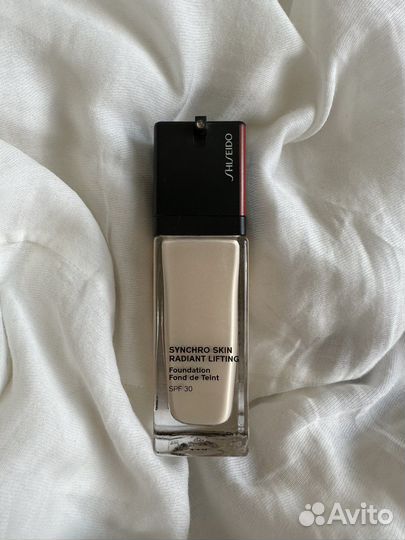 Тональный крем shiseido synchro skin radiant