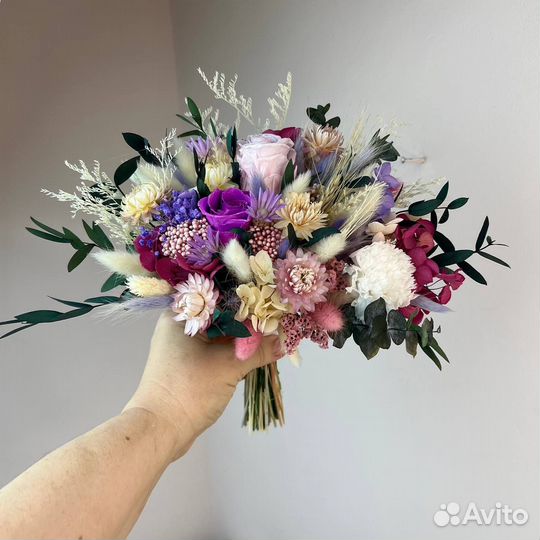 Букет из сухоцветов и стабилизированных цветов