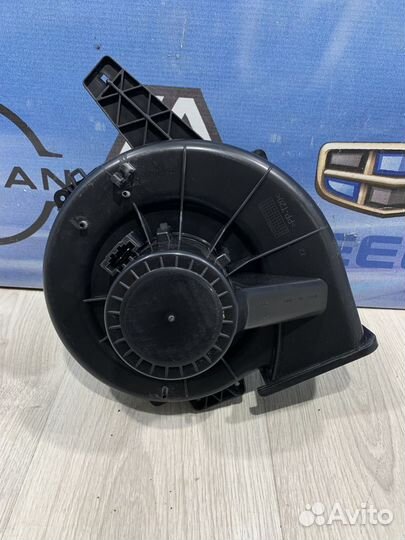 Вентилятор мотор печки отопителя Volkswagen polo 4