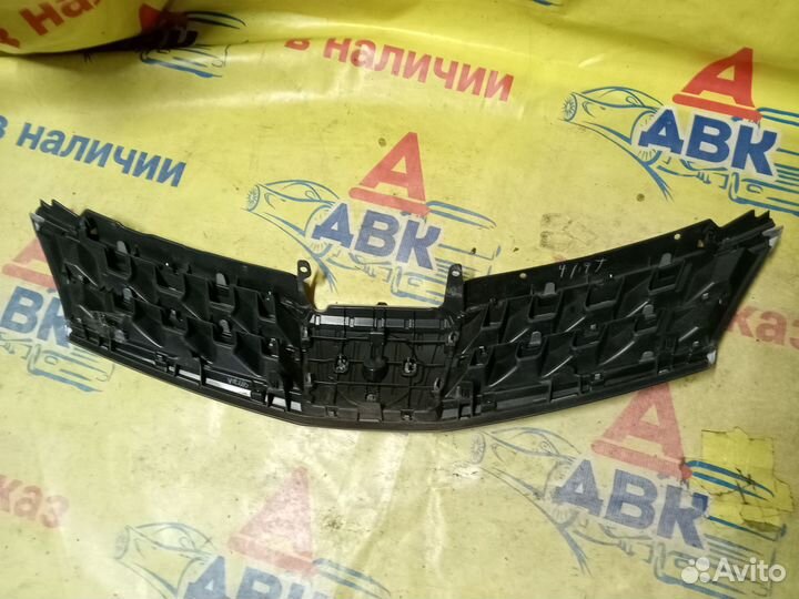 Решётка радиатора Nissan Tiida с 2005