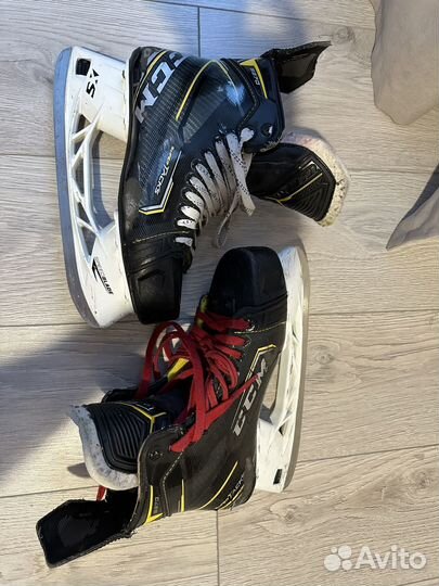 Коньки хоккейные