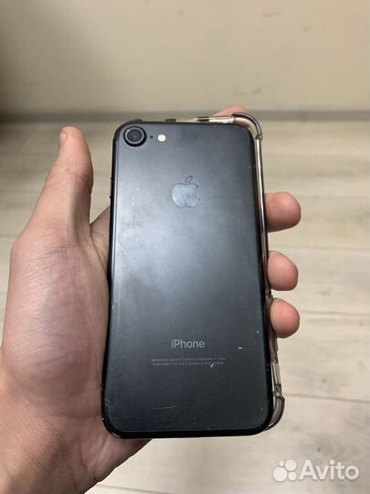 Телефон iPhone 7
