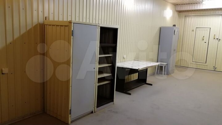 Гараж, > 30 м²