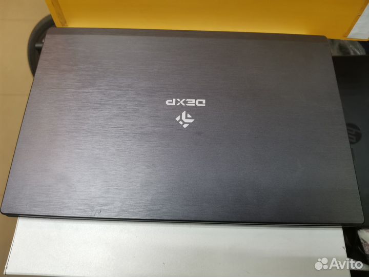 Ноутбук dexp W650SJ 15.6