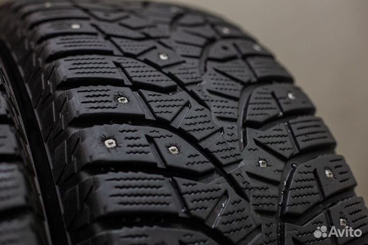 Bridgestone Blizzak Spike-02 SUV 225/65 R17 106T