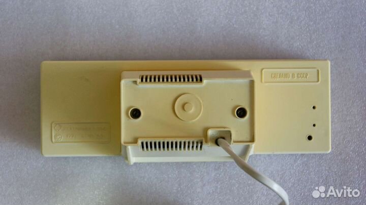 Часы настольные электронные 