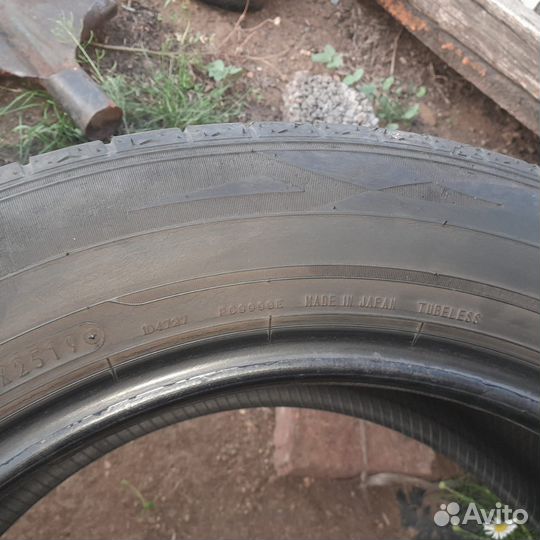 Dunlop Enasave RV505 215/60 R17
