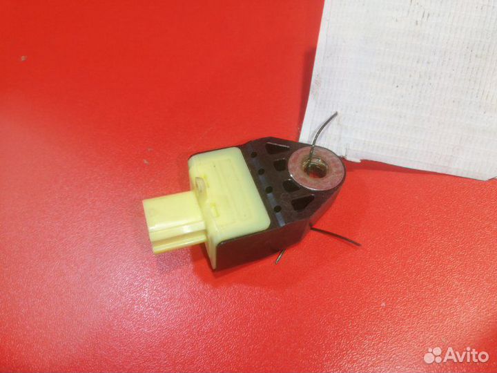 Датчик airbag задний Toyota Land Cruiser Prado