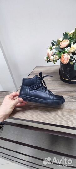 Ботинки, крассовки мужские