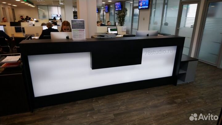 Стойки Ресепшен