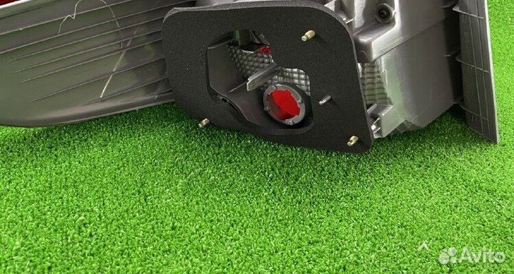 Фонарь правый Kia Rio 3