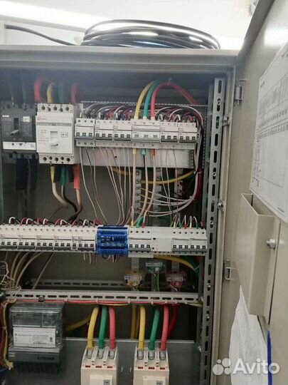 Бригада электромонтажников