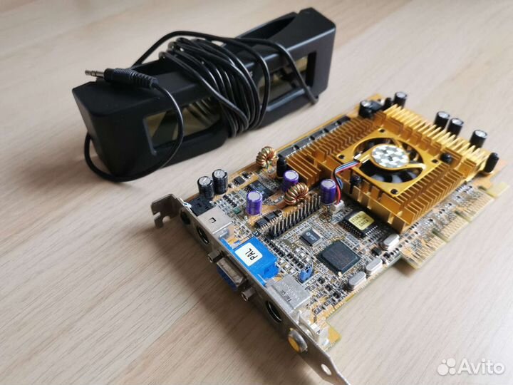 Asus V8200T2 deluxe 64MB с VR-очками