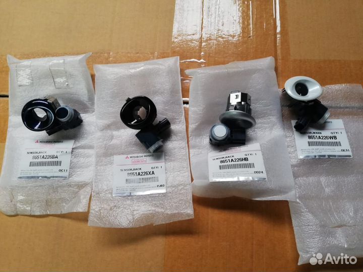 Датчик парковки Mitsubishi Pajero Sport 8651A226HB