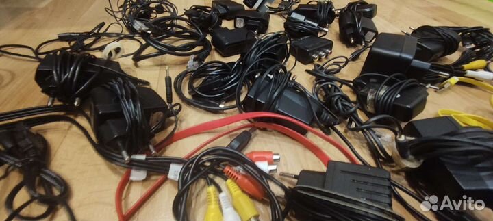 Телефоны, зарядки, запчасти, адаптеры