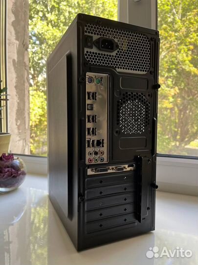 Офисный компьютер