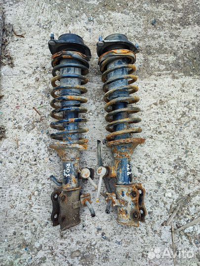 Передние стойки Kia Rio 1 поколения