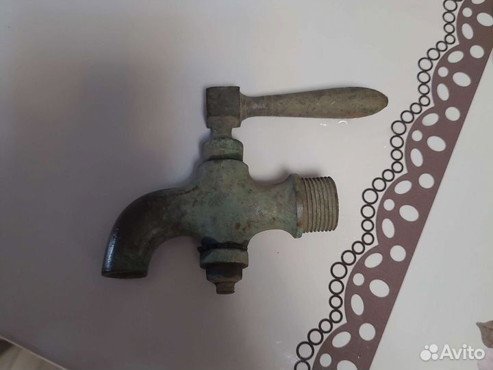 Антикварный кран