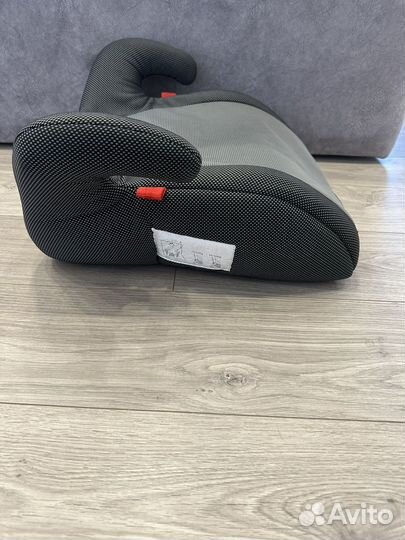 Автомобильный бустер для детей