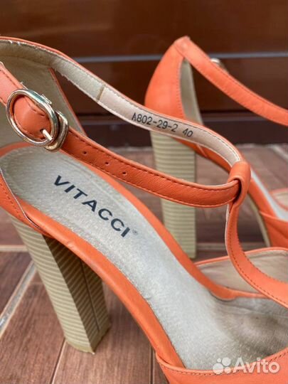 Босоножки женские