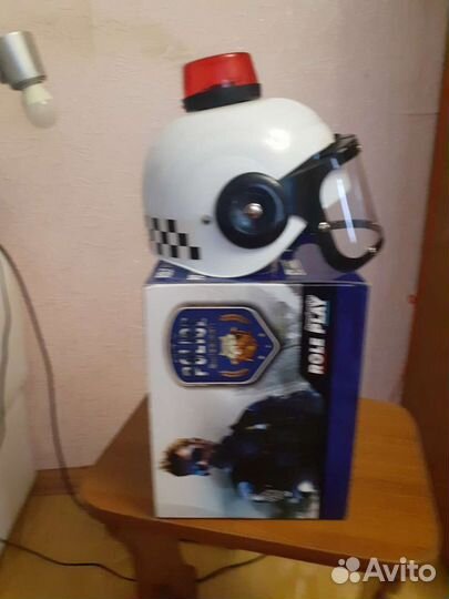 Шлем полиция с мигалкой