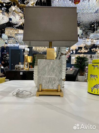 Настольная лампа