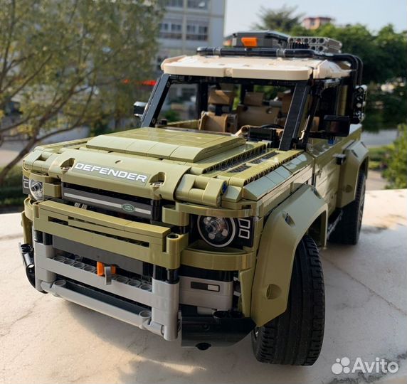 Lego Technic 42110 Land Rover