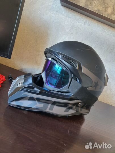 Мотошлем с визором