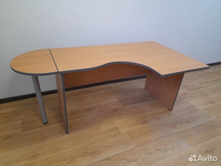 Офисная мебель компл. Б/У 2стола, 3тумбы,3кресла