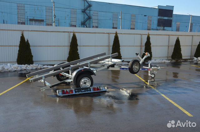 Самосвальный лодочный прицеп для судна 4.5 м