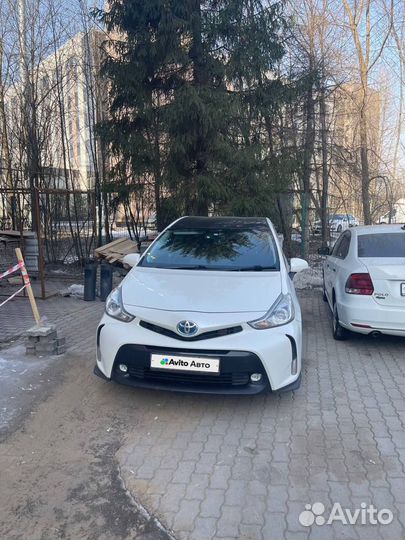 Toyota Prius Alpha 1.8 CVT, 2015, 161 000 км