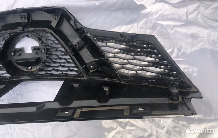 Решетка радиатора Nissan X-Trail T32 2013-2018
