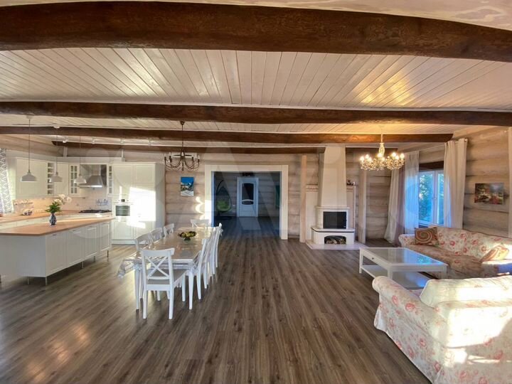 Коттедж 275 м² на участке 12 сот.