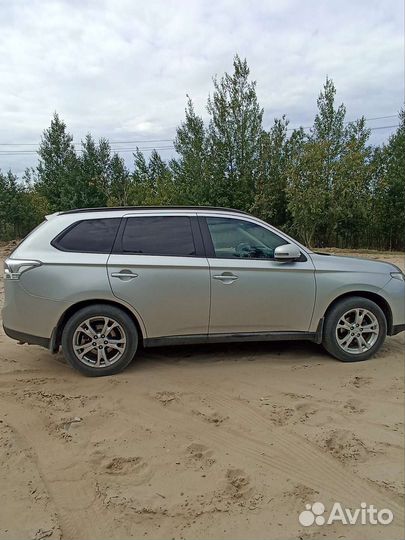 Mitsubishi Outlander 2.4 CVT, 2013, 196 050 км