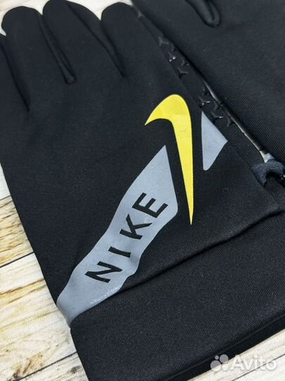 Перчатки Nike