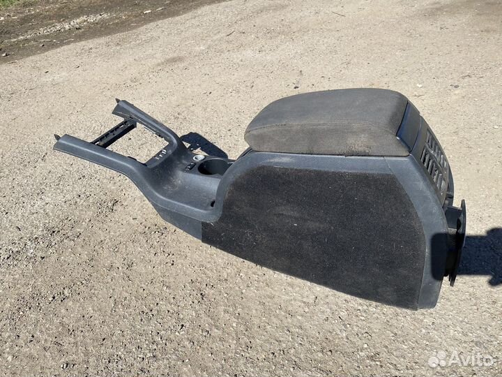 Подлокотник skoda Octavia A5