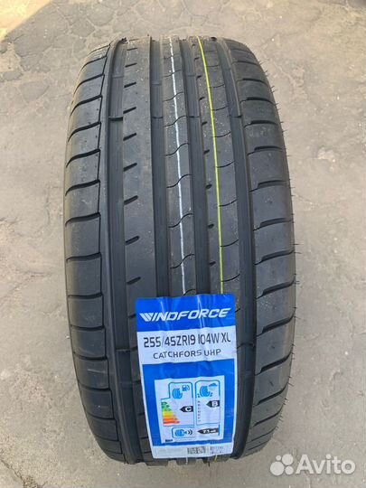 Windforce Catchfors UHP 245/45 R17