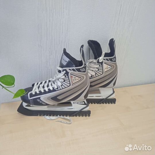 Коньки хоккейные 43 размер